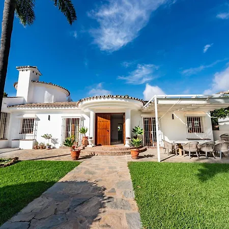 Nueva Andalucia Willa *